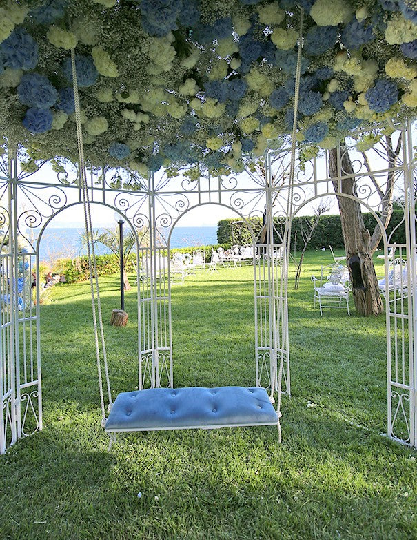 GAZEBO A CUPOLA IN FERRO BATTUTO BIANCO CON ALTALENA
