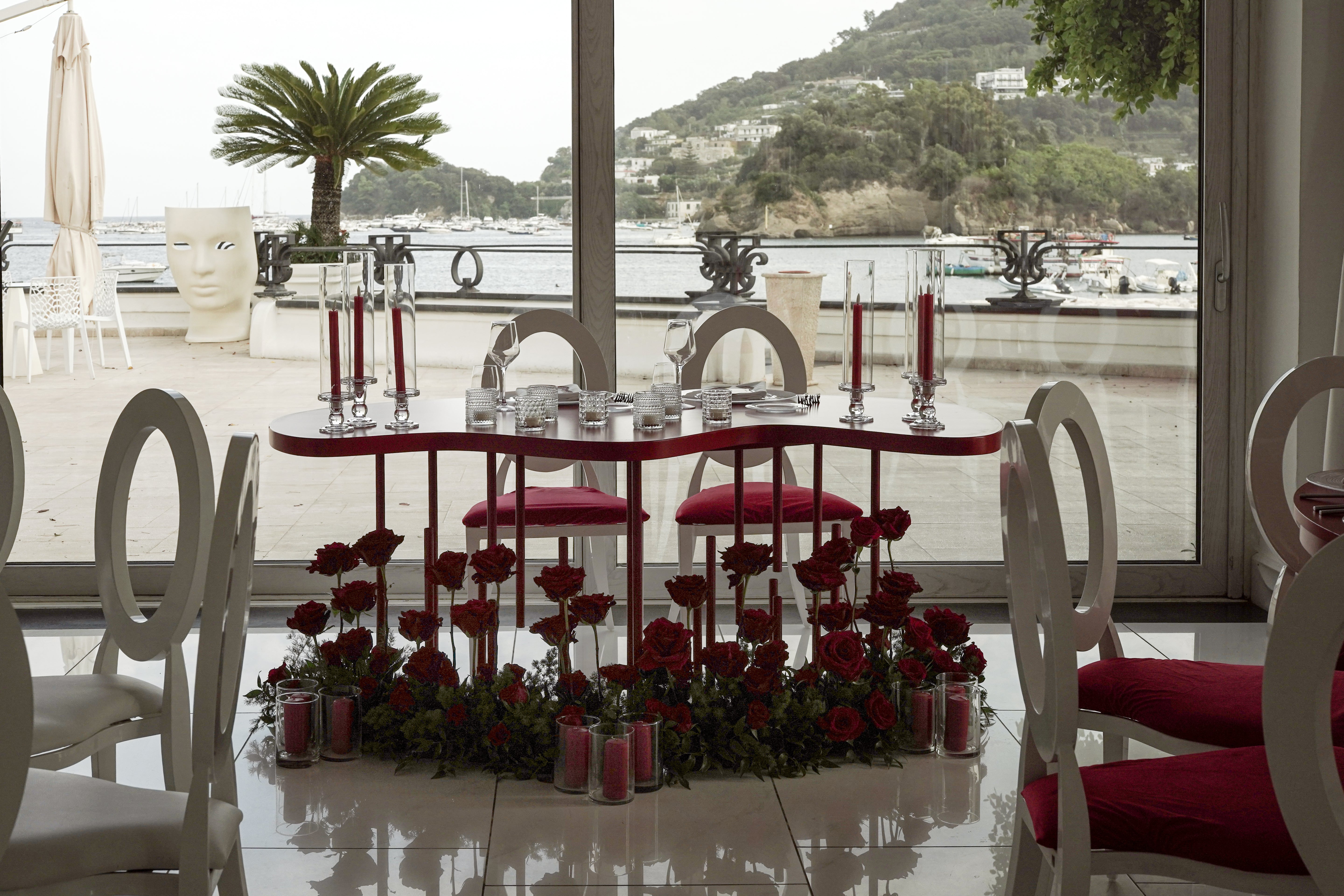 TAVOLO TORTA ONDULATO DESIGN ROSSO