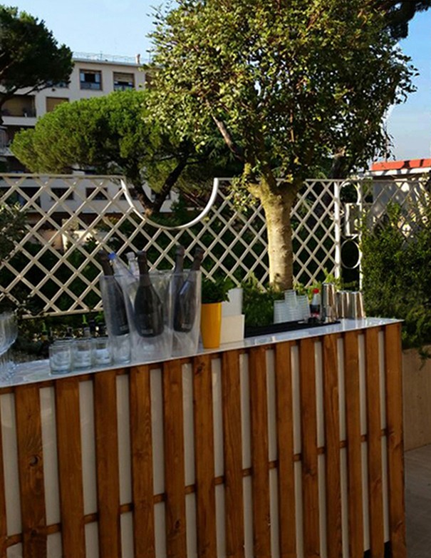 BANCONE BAR LUMINOSO LINEARE WOOD