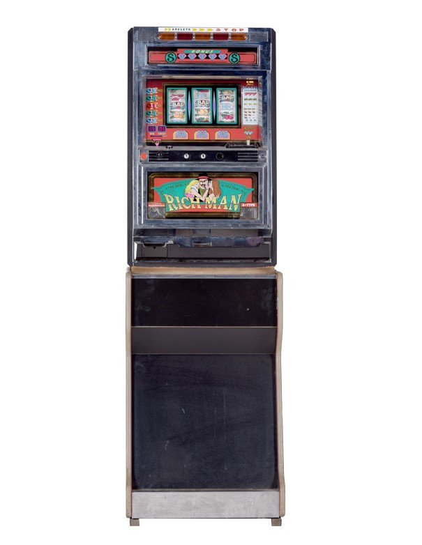 SLOT MACHINE