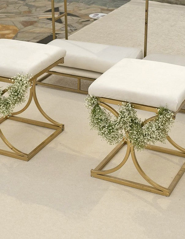 POUF ORO CON SEDUTA IN VELLUTO PANNA