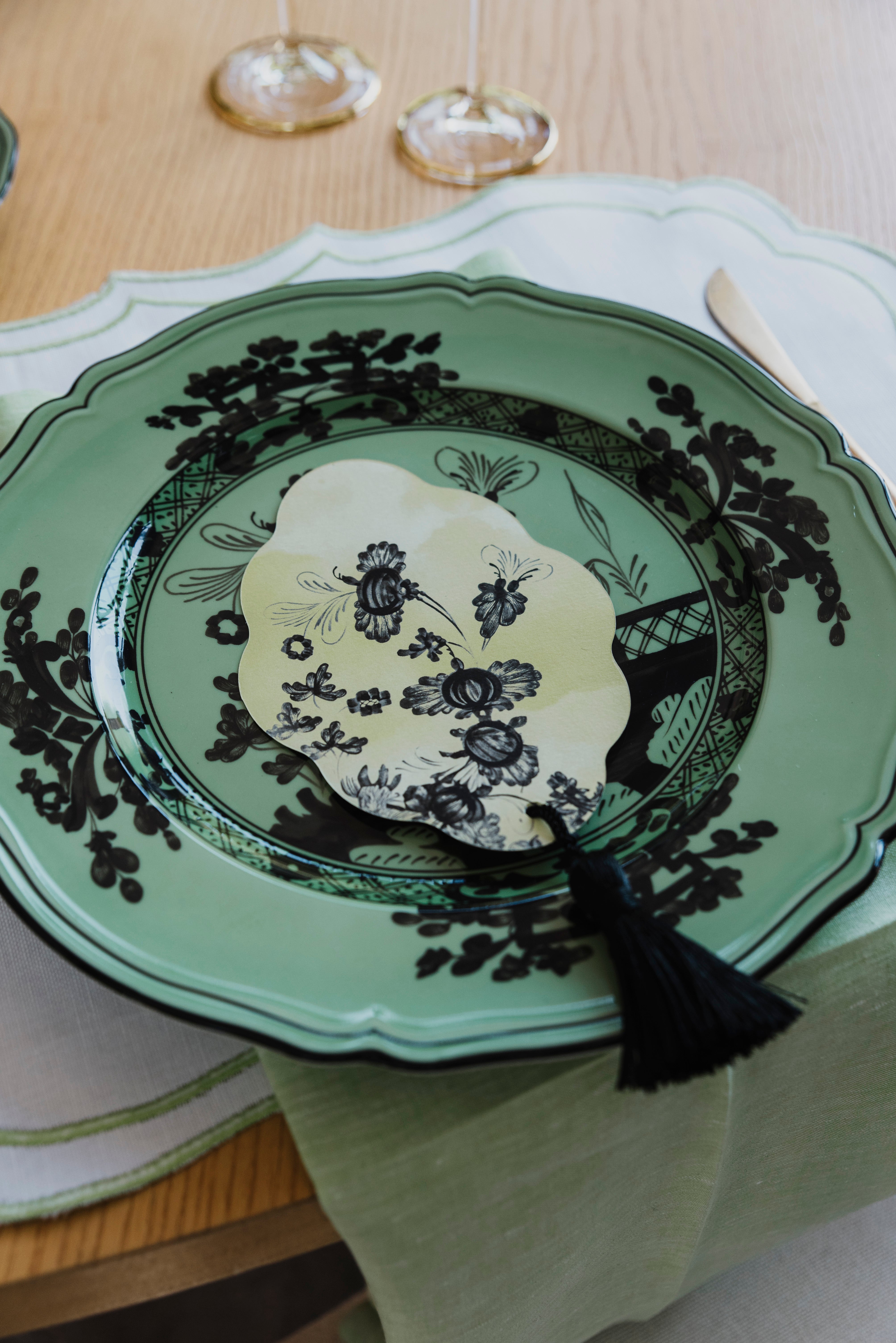 TOVAGLIETTA DI LINO RICAMATA VERDE