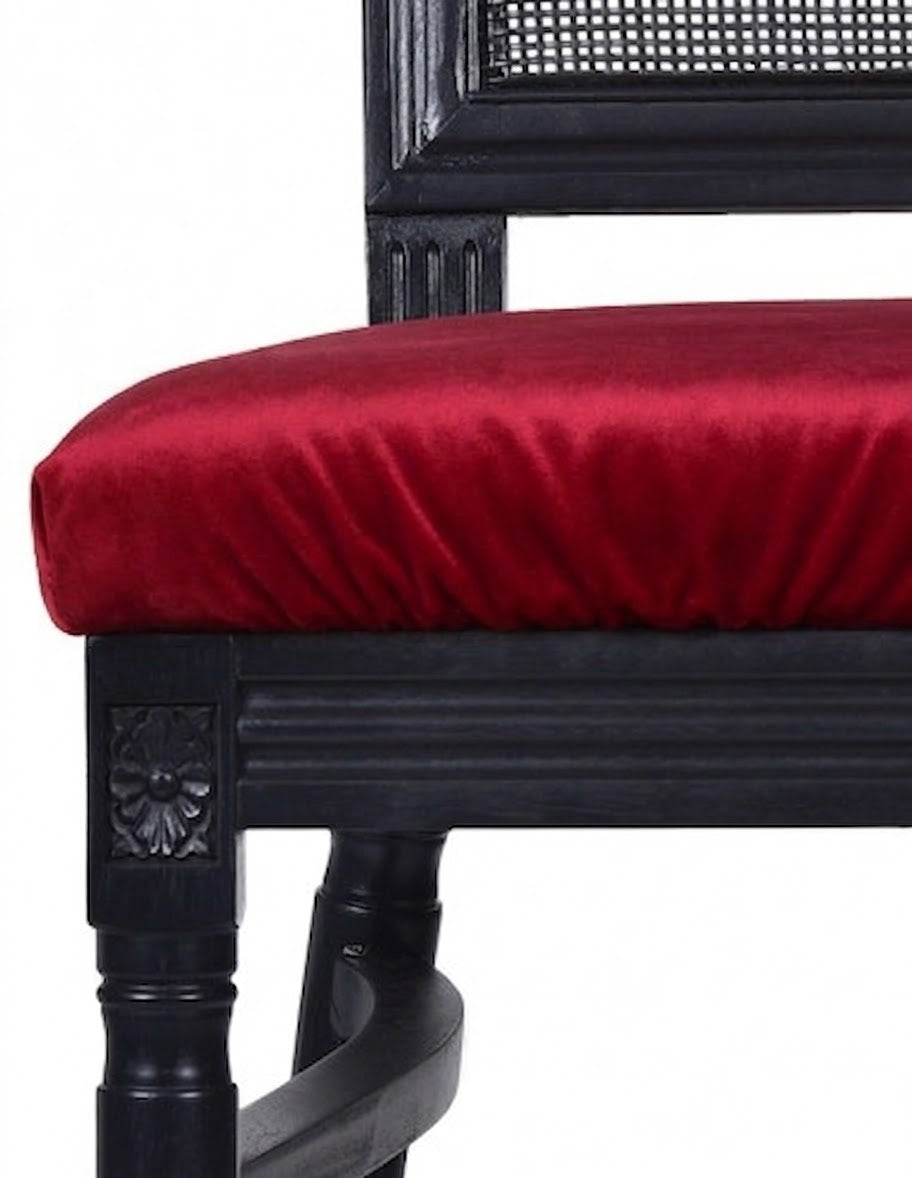 SEDIA CLASSIC NERA CON CUSCINO IN VELLUTO ROSSO